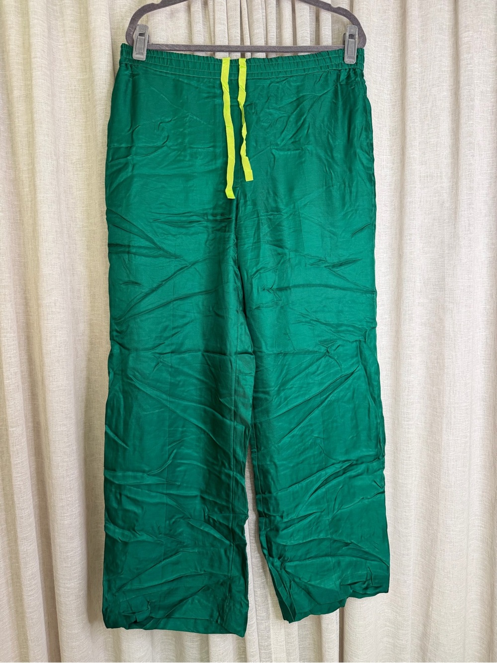 COS Green Drawstring trousers with Bright Yellow Tie